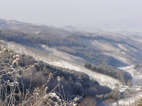 문재 정상에서 바라 본 설경 